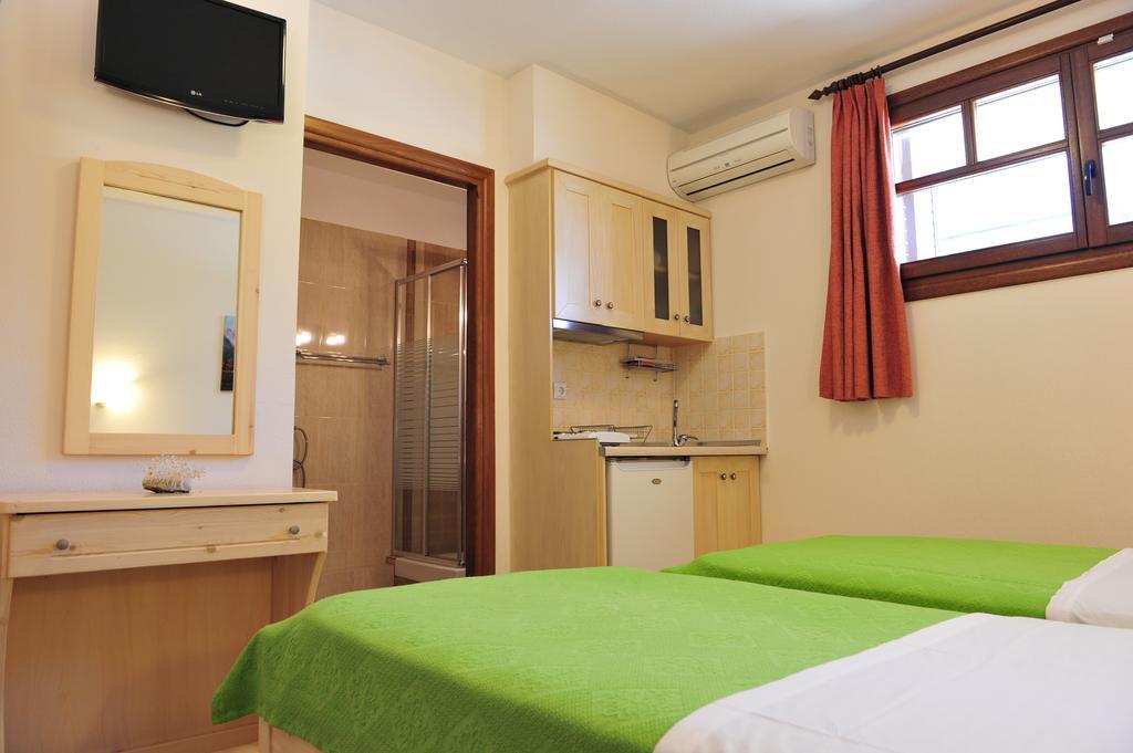 Apartamento Pansion Evi Ammoulianí Habitación foto