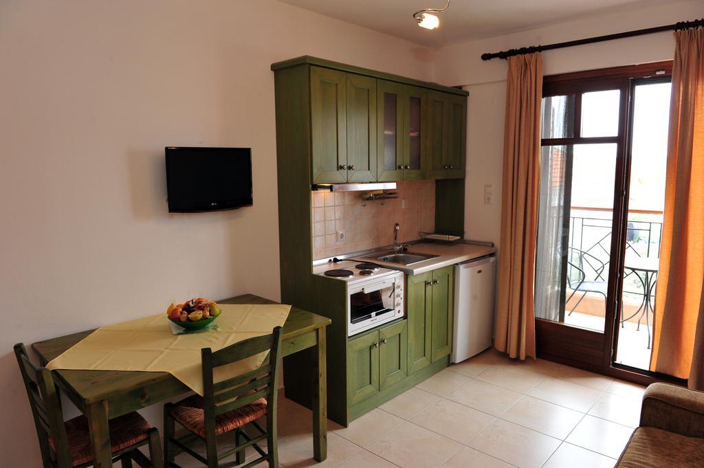 Apartamento Pansion Evi Ammoulianí Habitación foto
